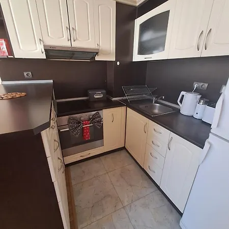 Apartment-10 Min From Airport 아파트