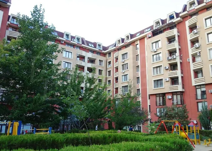 Apartment-10 Min From Airport アパート