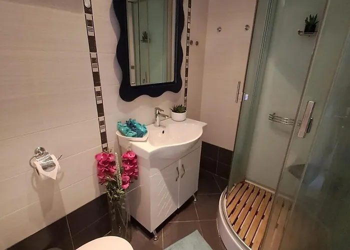 Apartment-10 Min From Airport アパート *