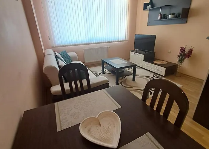 Apartment-10 Min From Airport アパート ソフィア