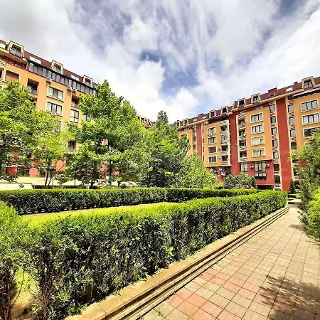 Apartment-10 Min From Airport *